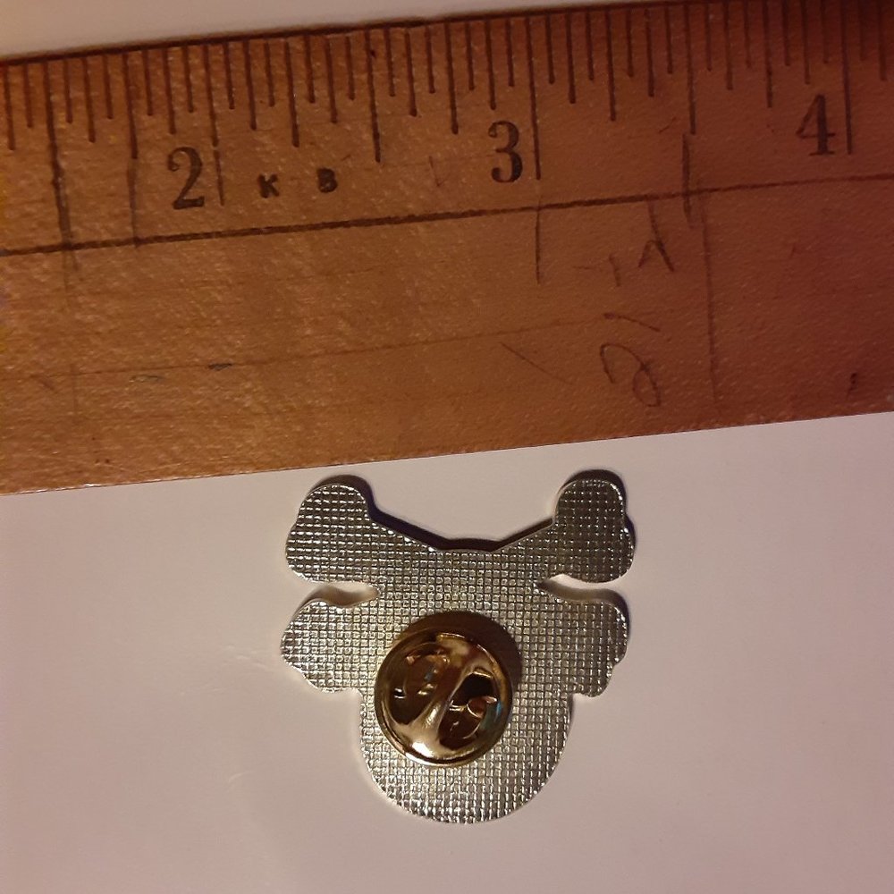 1" Skull and Crossed Bones Enameled Lapel Pin - Picture 3 of 3